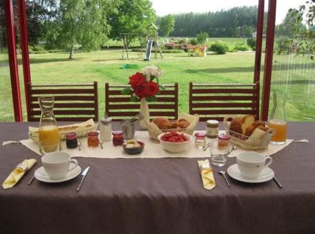 Au Jardin Fleuri Villa Vauxaillon Екстериор снимка
