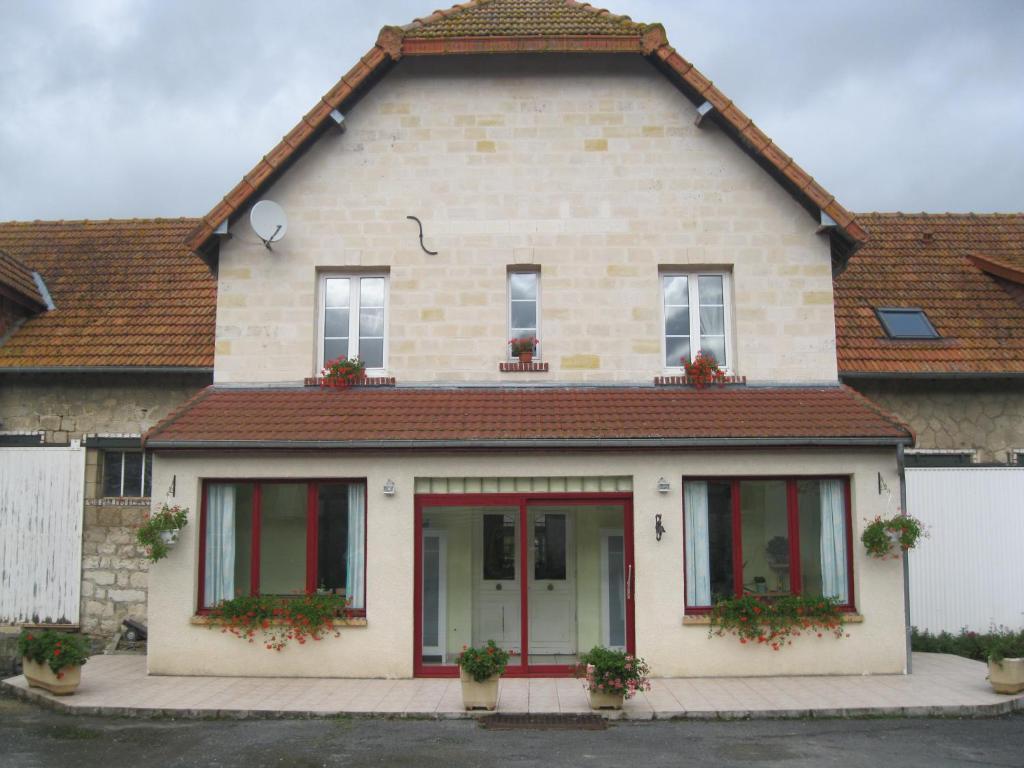 Au Jardin Fleuri Villa Vauxaillon Екстериор снимка