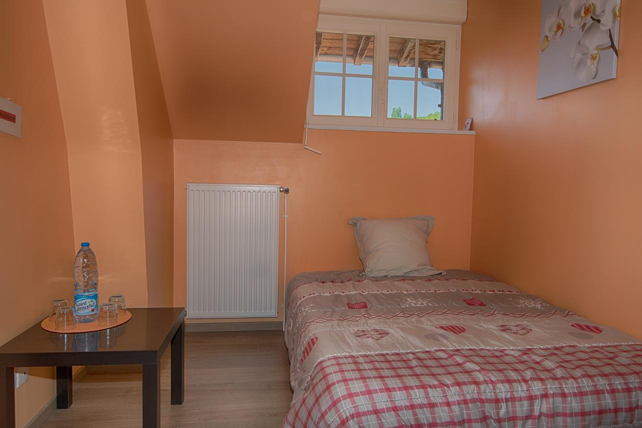 Au Jardin Fleuri Villa Vauxaillon Екстериор снимка